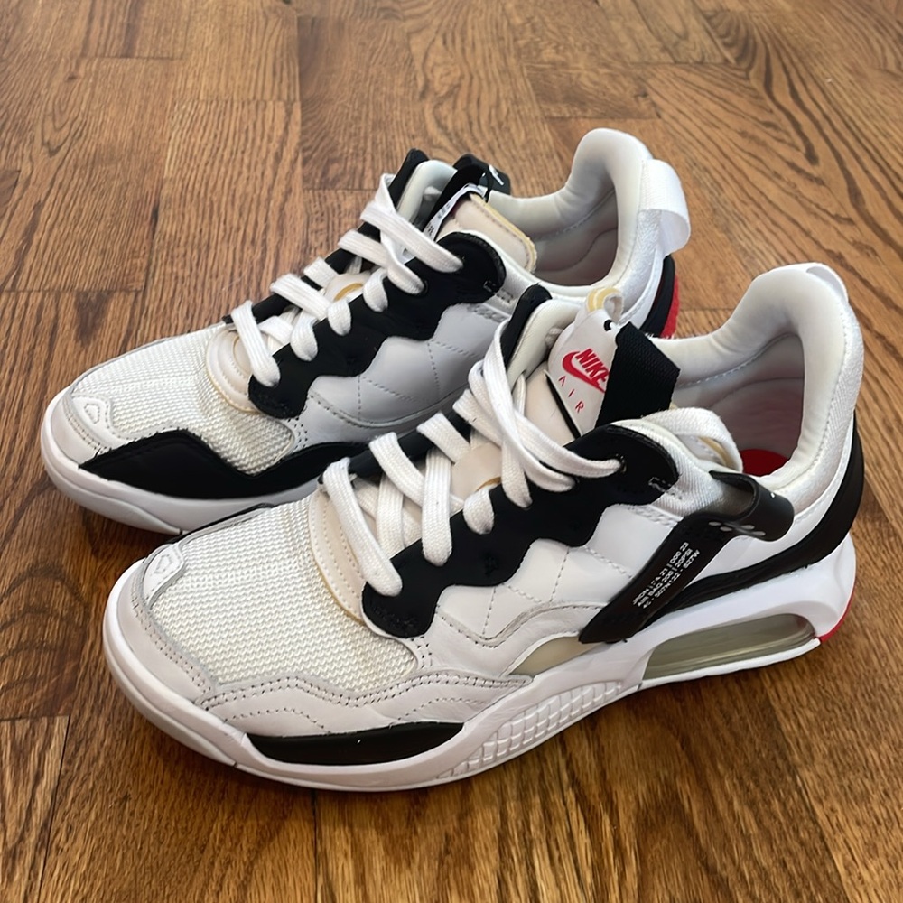 Jordan MA2 White/University Red/Black Trainer Sneakers. Size 8. - Picture 16 of 16